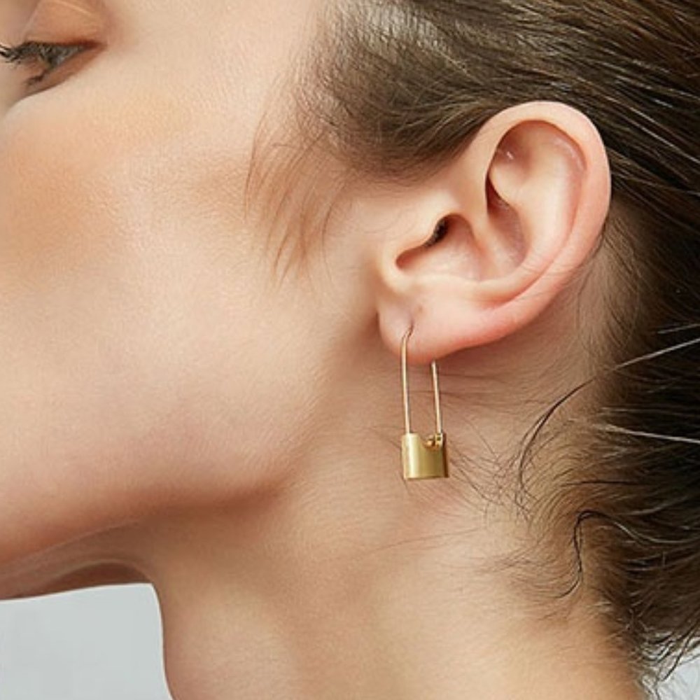 NEW 18K Gold Stainless Steel Lock Earrings - Picture 2 of 5